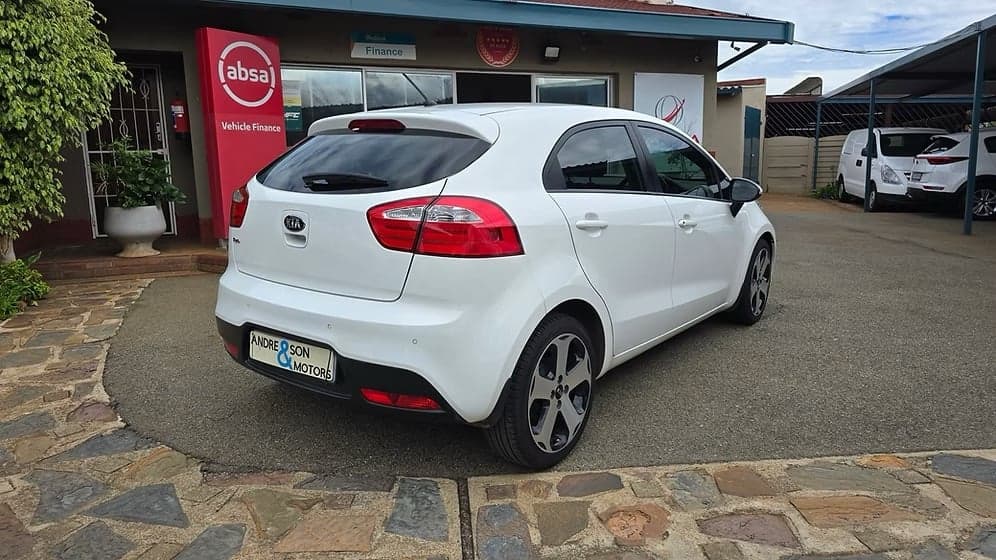 2014 Kia Rio 1.4 Tec photo 2
