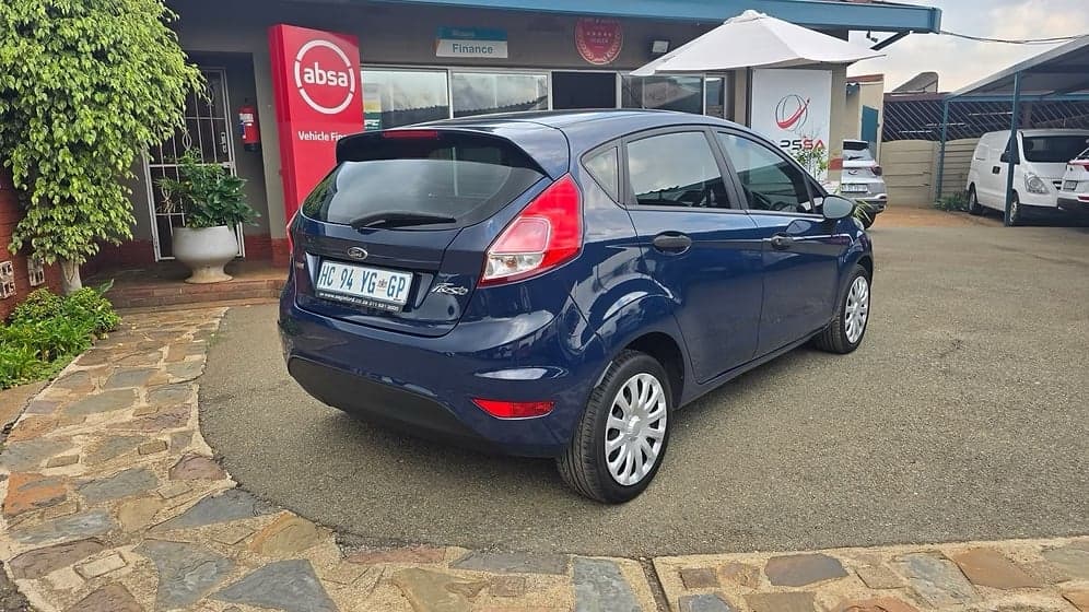 2017 Ford Fiesta 1.0 EcoBoost Ambiente photo 2