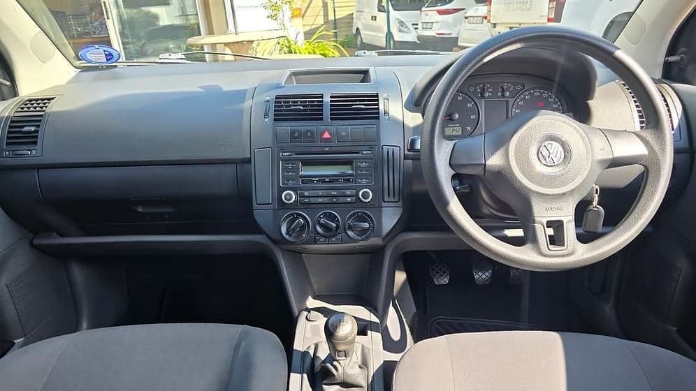 2016 Volkswagen Polo vivo 1.4 Trendline 5Dr photo 5